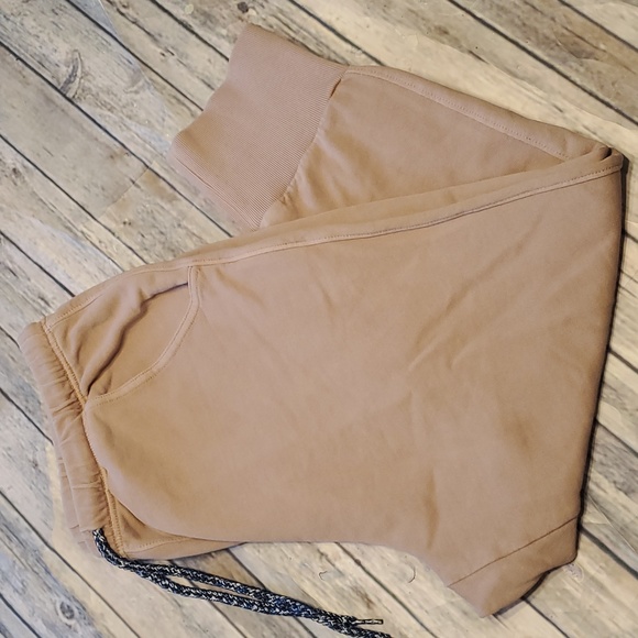 Free People Movement Crop Joggers size Small - Picture 1 of 13